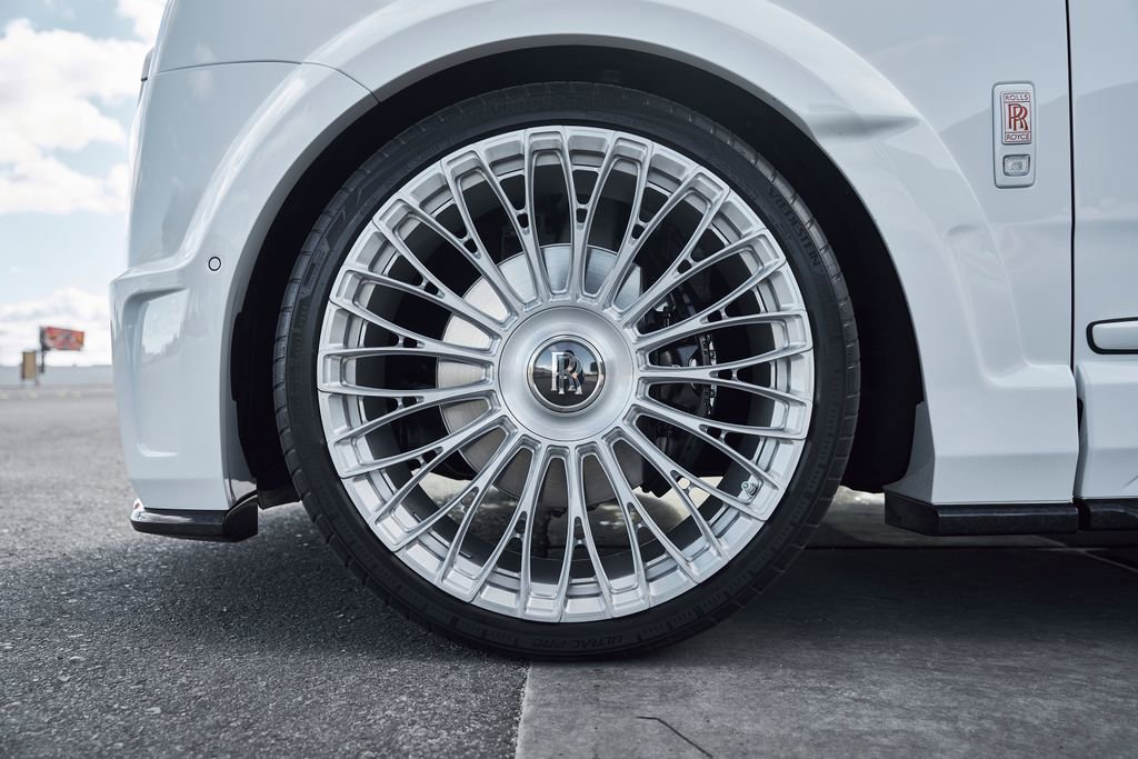 Used 2026 Rolls-Royce Cullinan AWD/4WD image 3