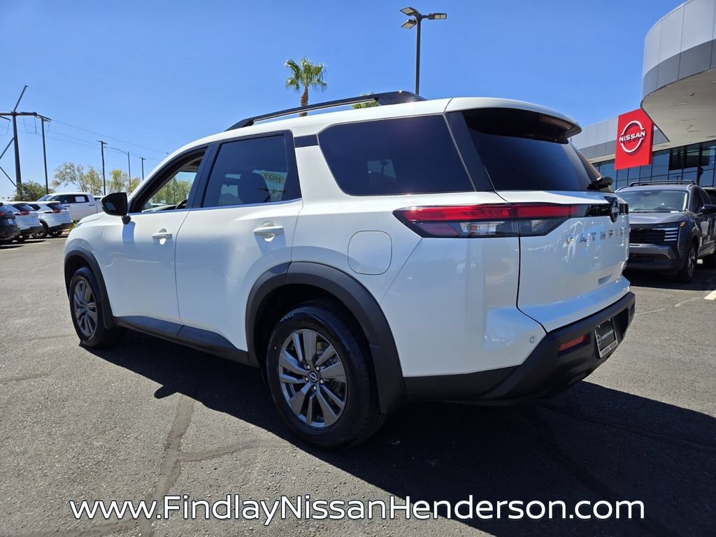 Used 2022 Nissan Pathfinder SV w/ Cargo Package FWD image 4