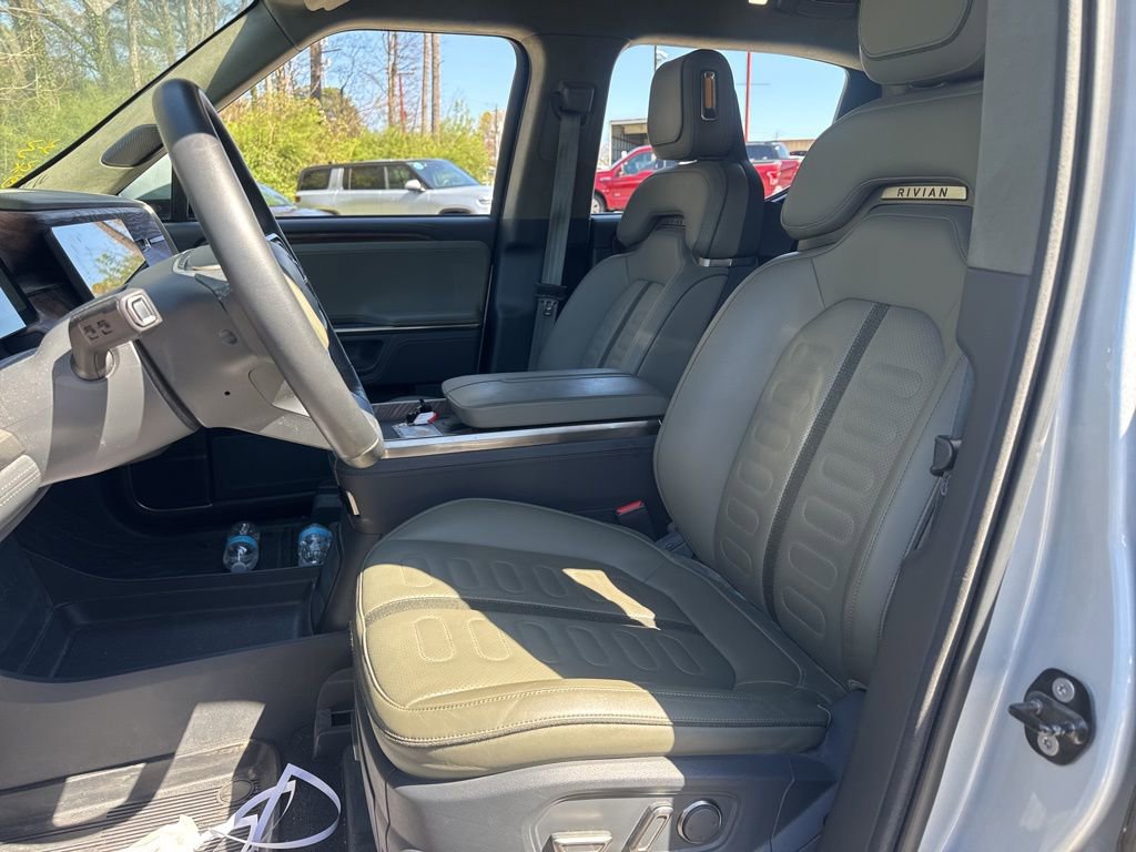 Used 2022 Rivian R1T Adventure image 5