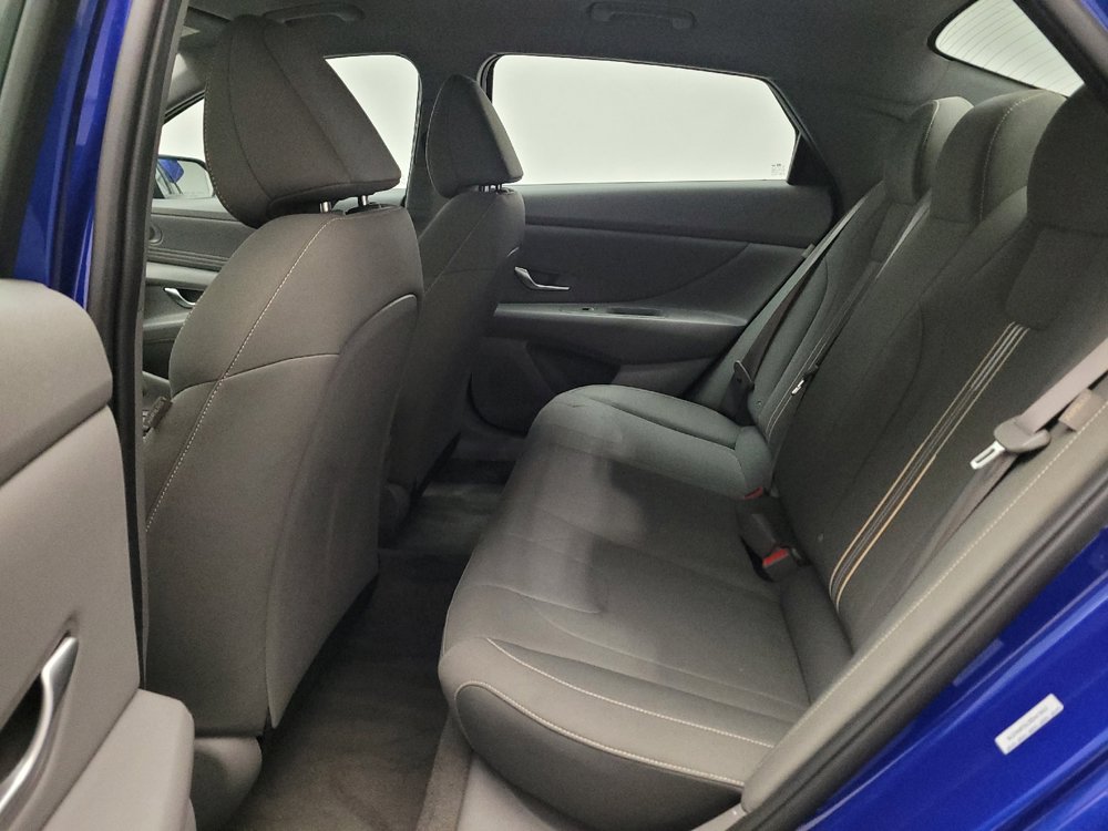 Used 2025 Hyundai Elantra Sport FWD image 18