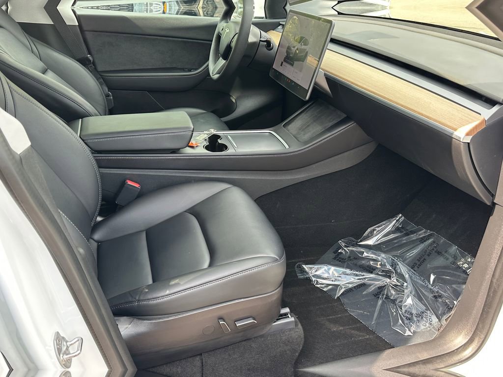 Used 2022 Tesla Model Y Long Range AWD/4WD image 15