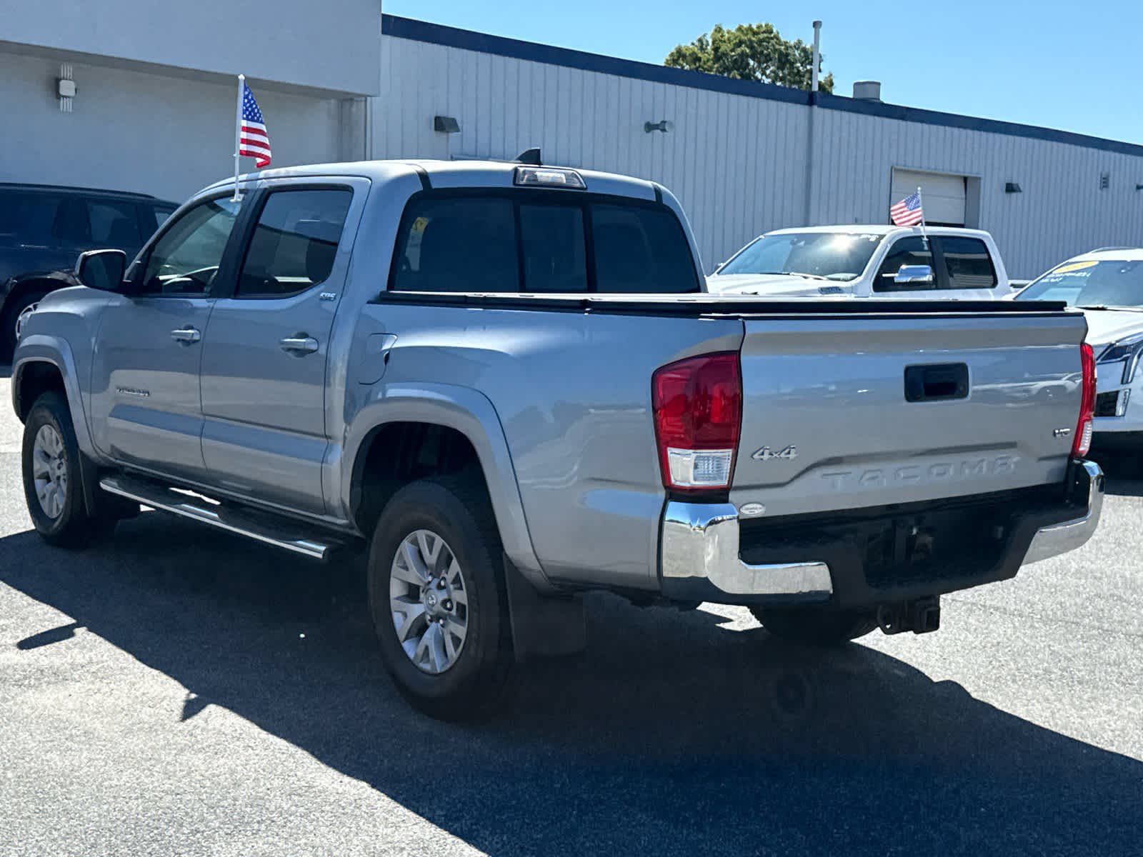 Used 2016 Toyota Tacoma SR5 w/ SR5 Appearance Package (SN) AWD/4WD image 5