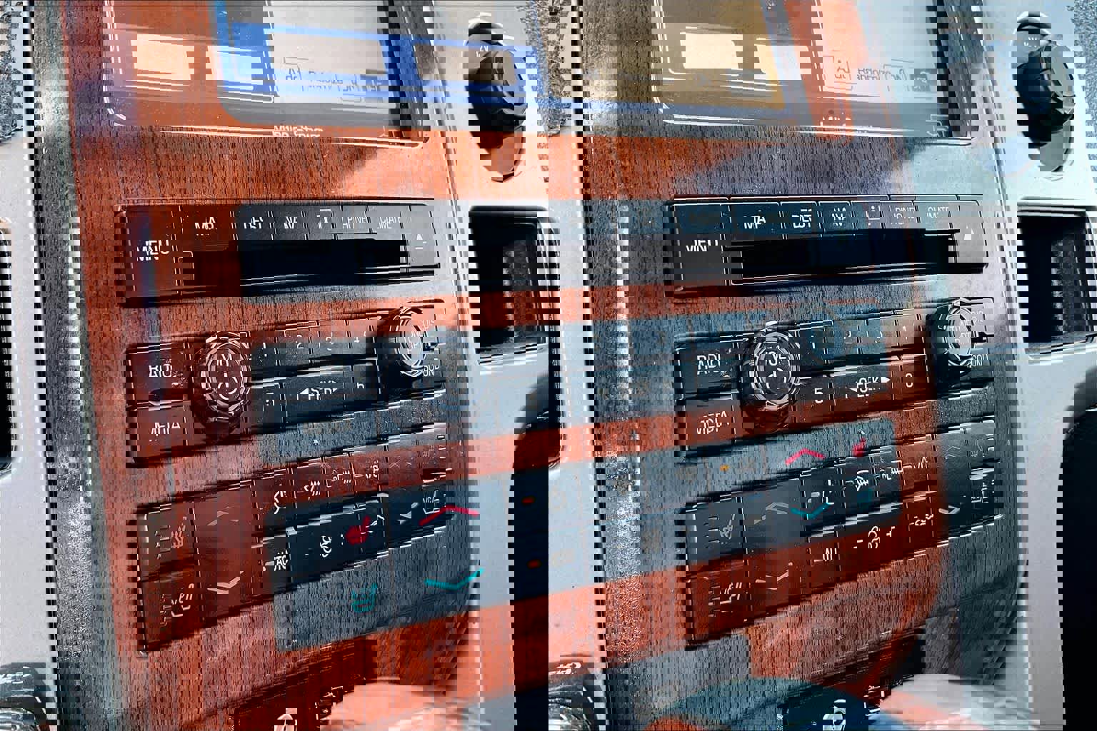 Used 2010 Ford F150 Lariat image 31