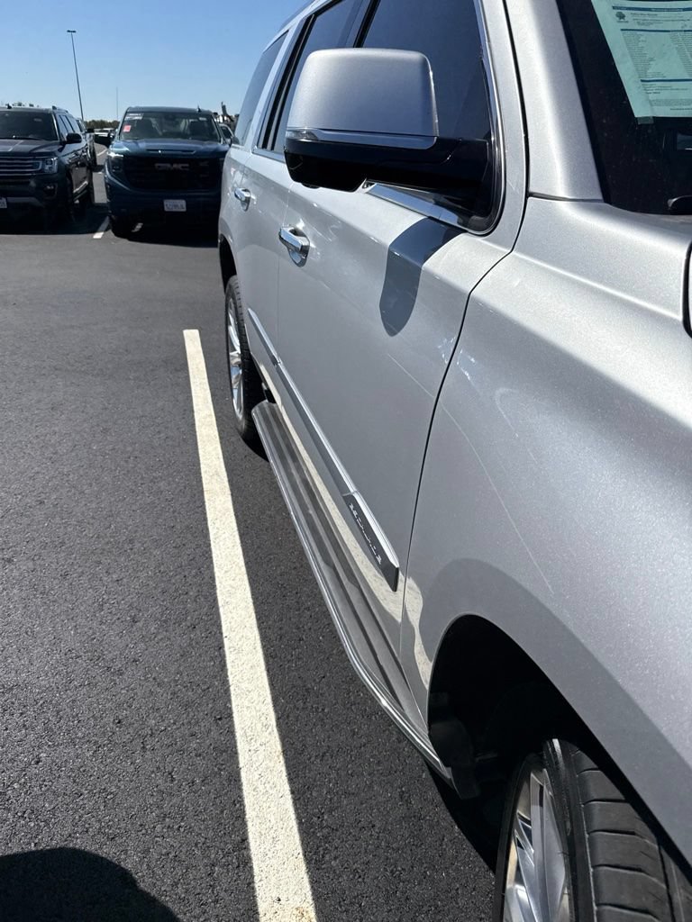 Used 2020 Cadillac Escalade Luxury AWD/4WD image 5