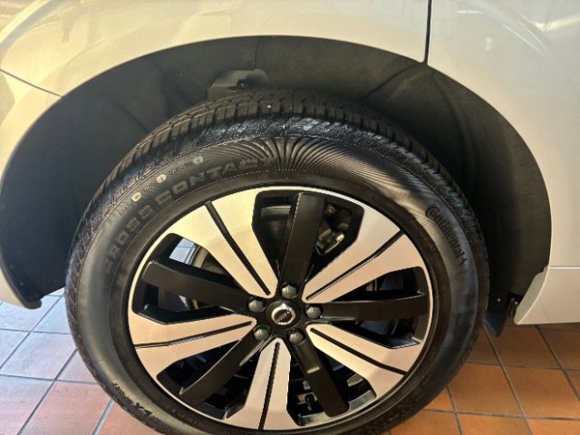 Used 2023 Volvo XC60 T8 Core w/ Climate Package image 40