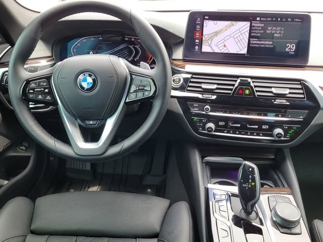 Used 2021 BMW 540i xDrive w/ M Sport Package AWD/4WD image 9