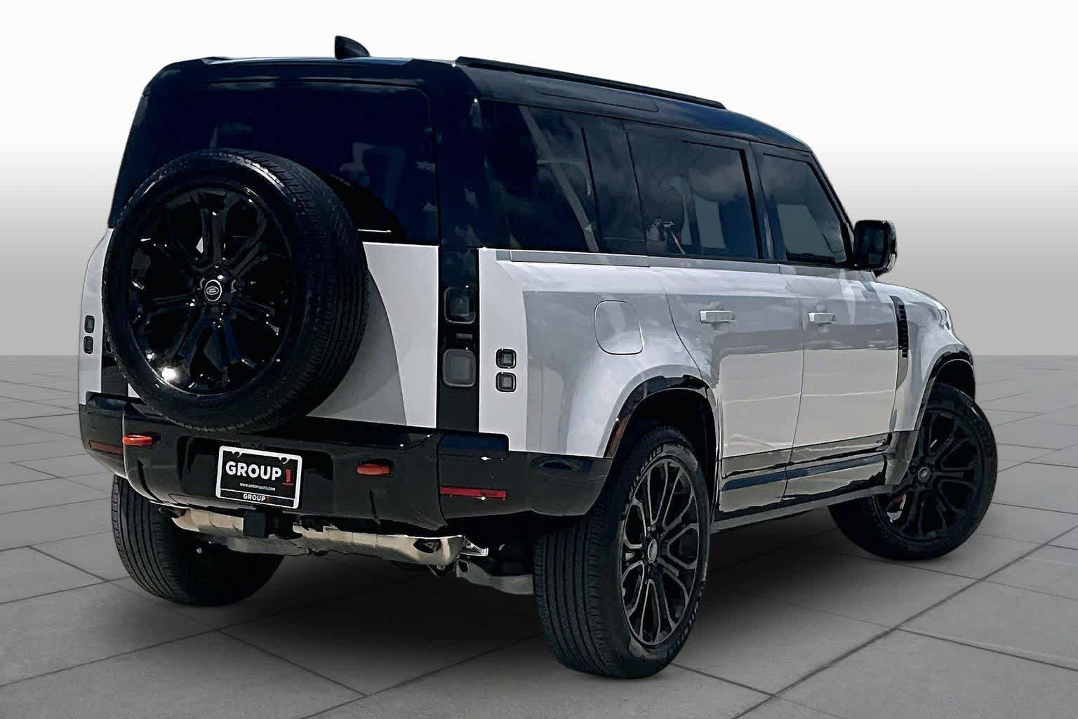 Used 2026 Land Rover Defender 110 X AWD/4WD image 12