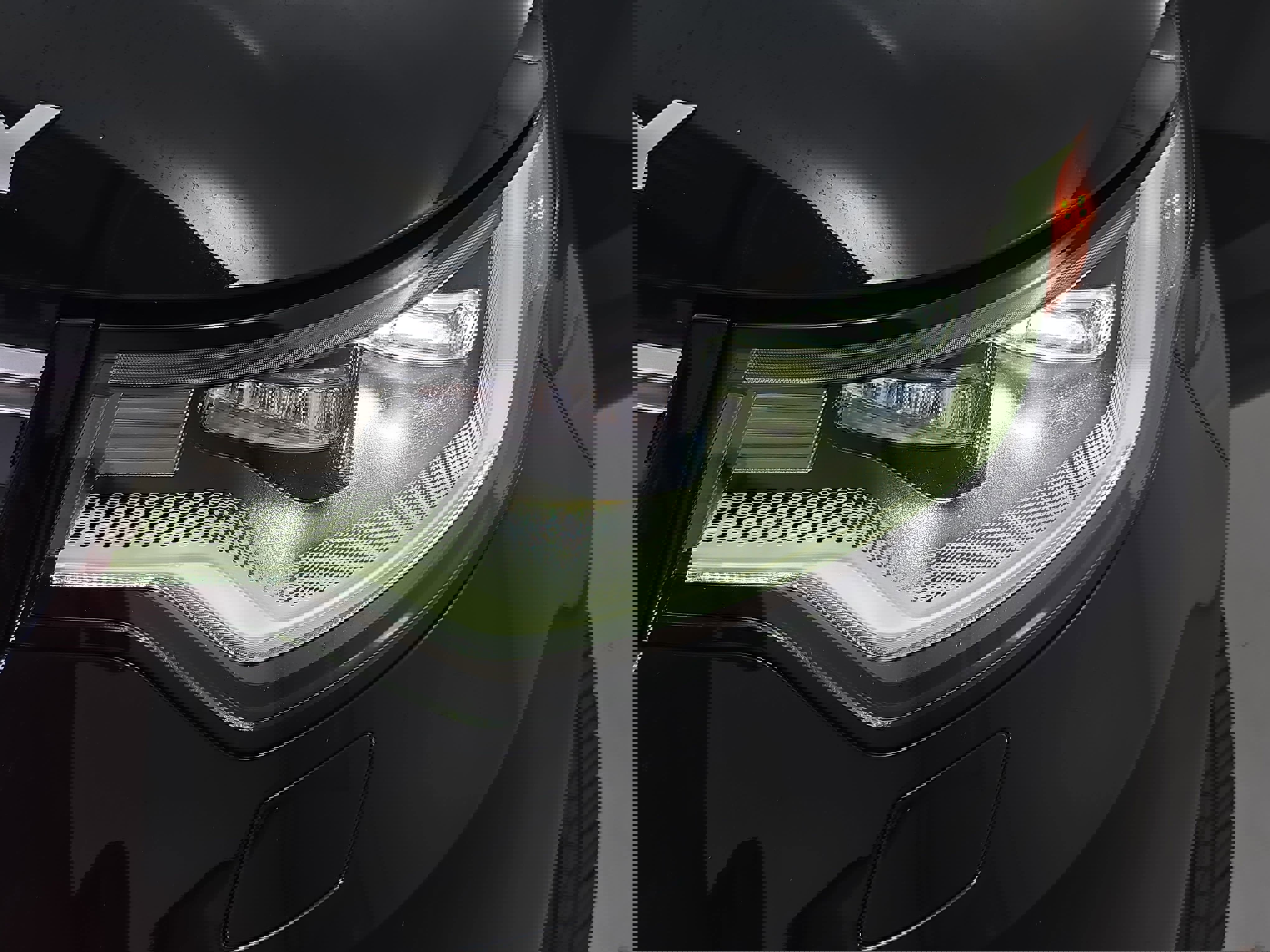 Certified 2025 Land Rover Discovery S image 33