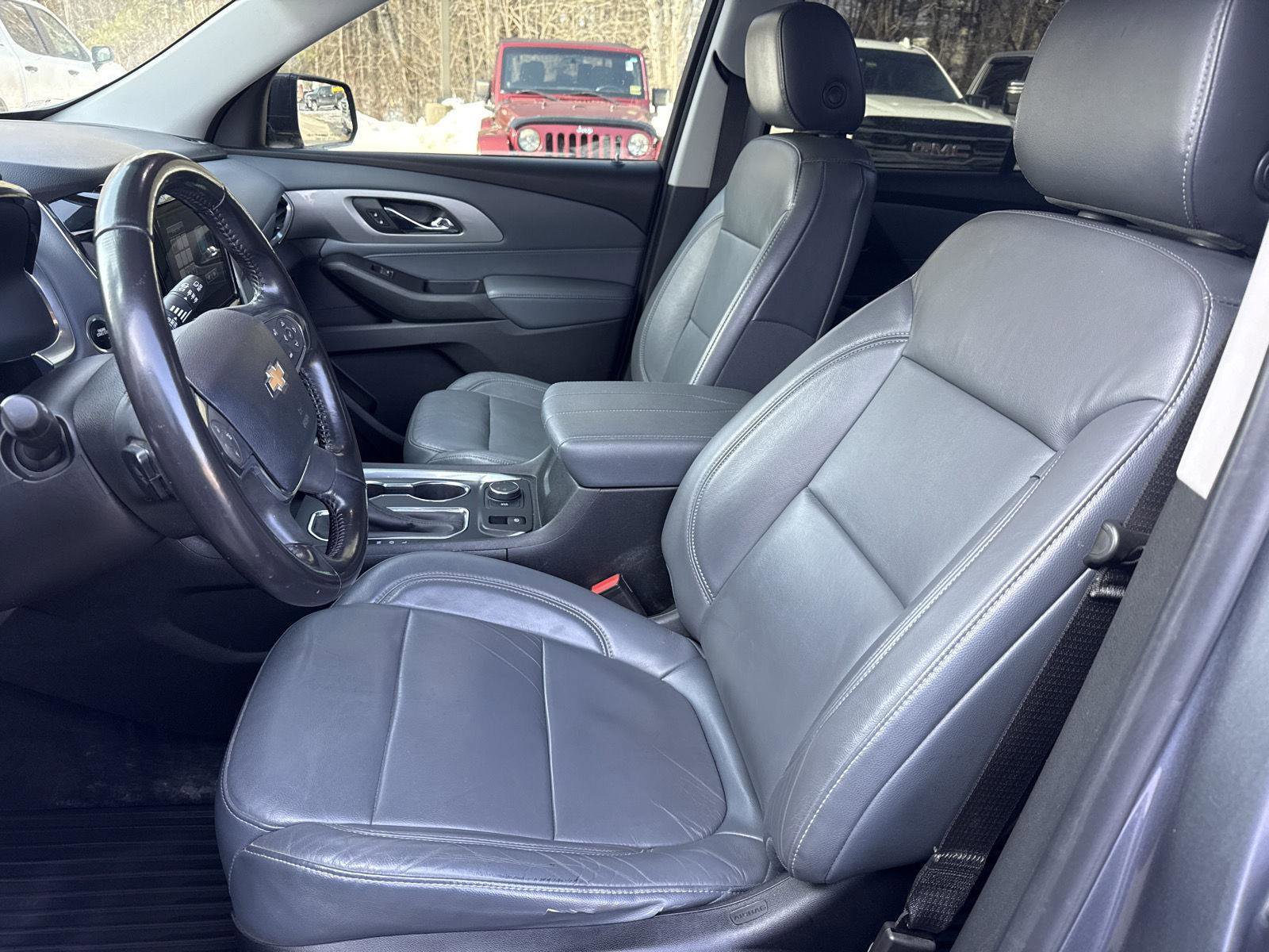 Used 2019 Chevrolet Traverse LT w/ LT Premium Package image 11