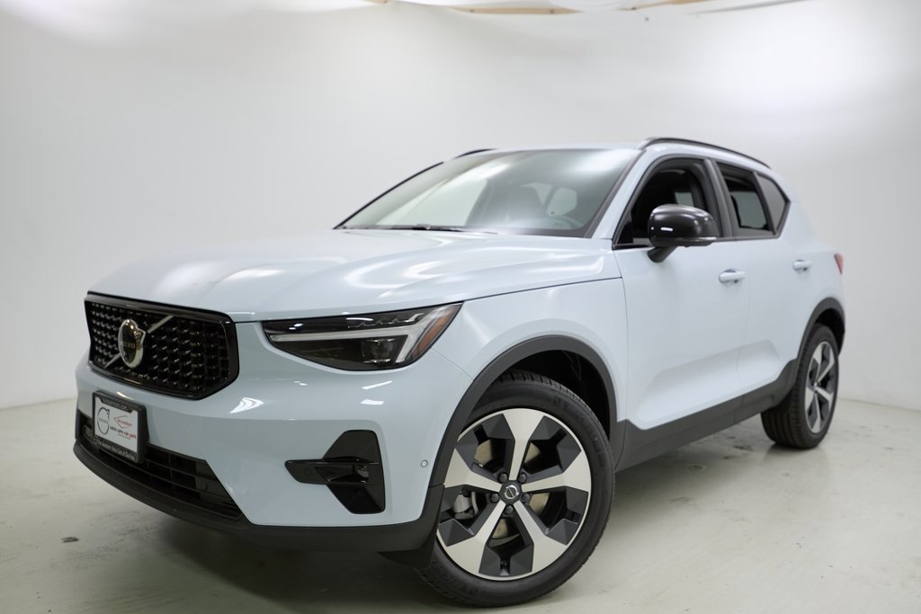 New 2026 Volvo XC40 B5 Plus w/ Protection Package Premier
