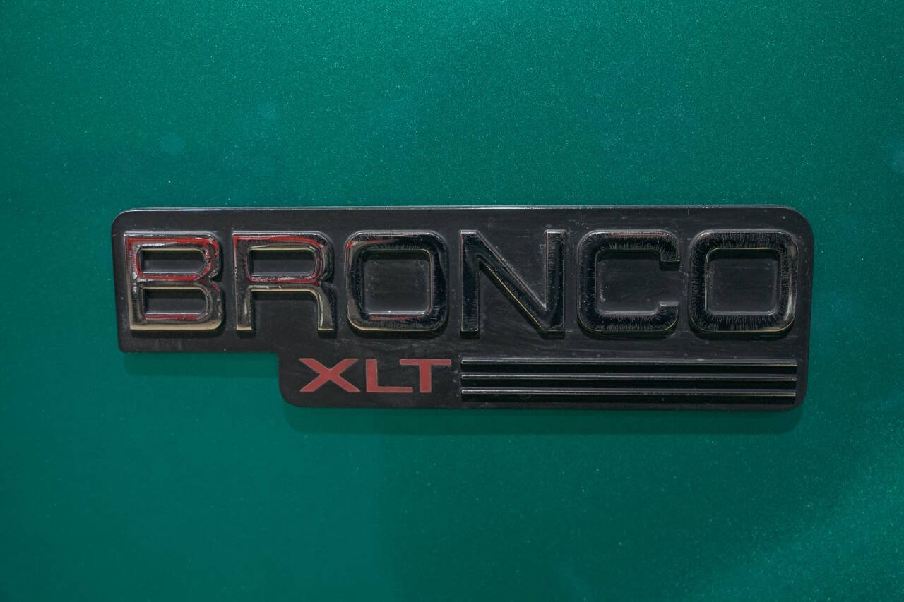 Used 1995 Ford Bronco XLT AWD/4WD image 23