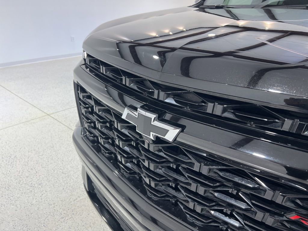 Used 2024 Chevrolet Traverse RS image 28