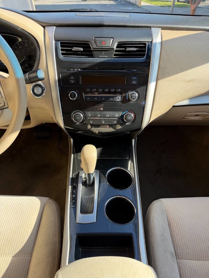 Used 2013 Nissan Altima 2.5 S FWD image 12