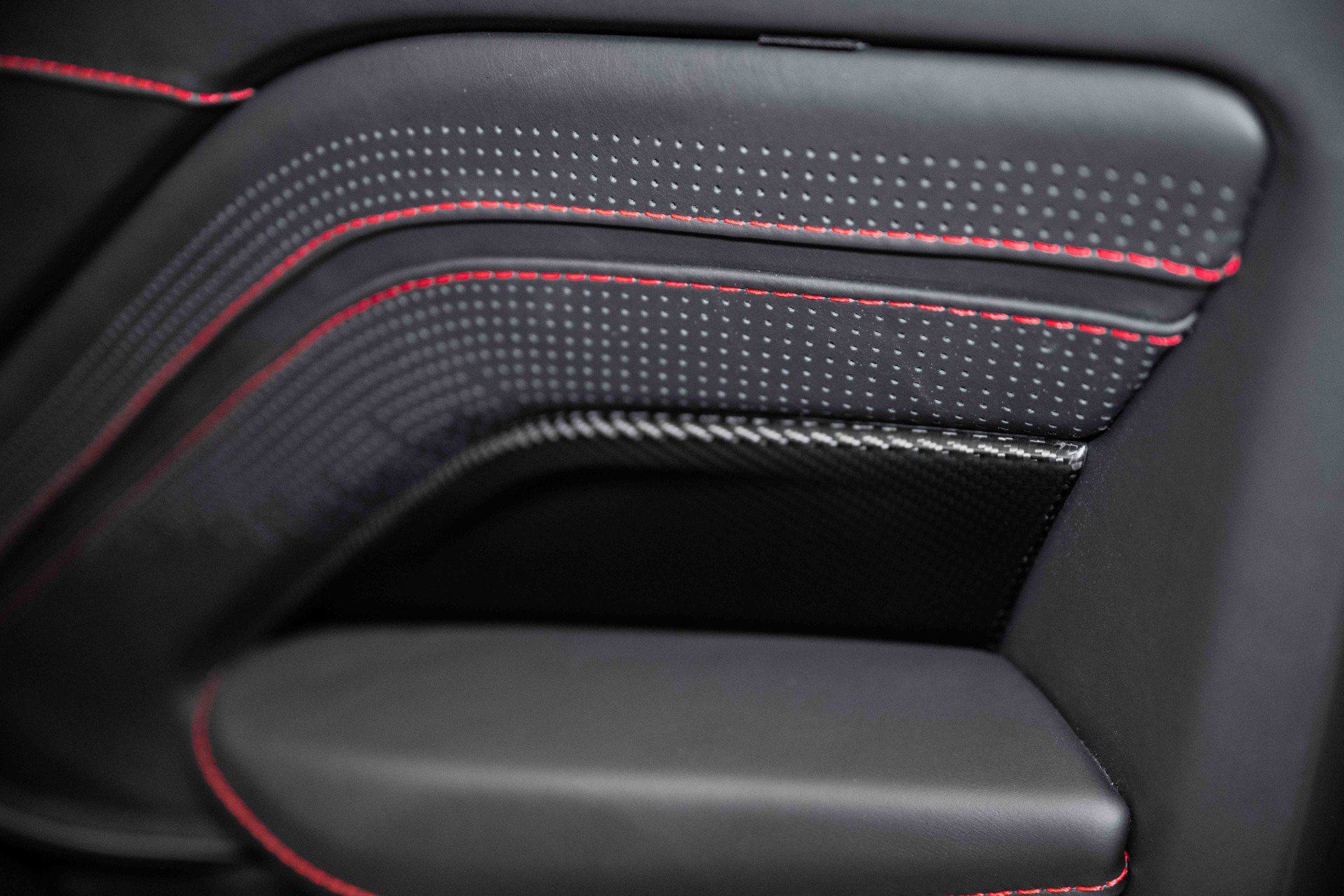 Used 2023 Aston Martin V12 Vantage Roadster image 30