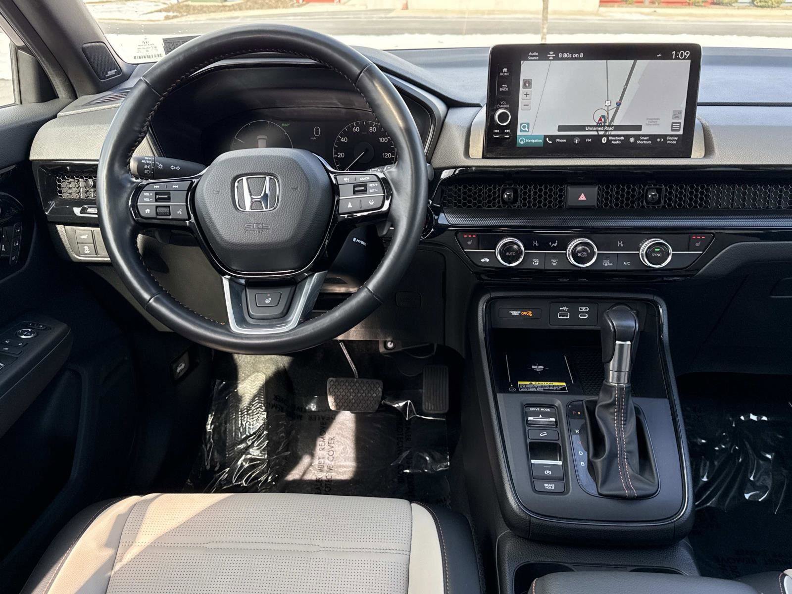 Used 2025 Honda CR-V Sport Touring image 2