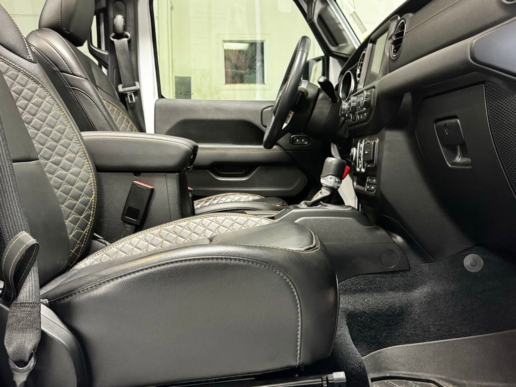 Used 2022 Jeep Wrangler Unlimited Sahara image 5