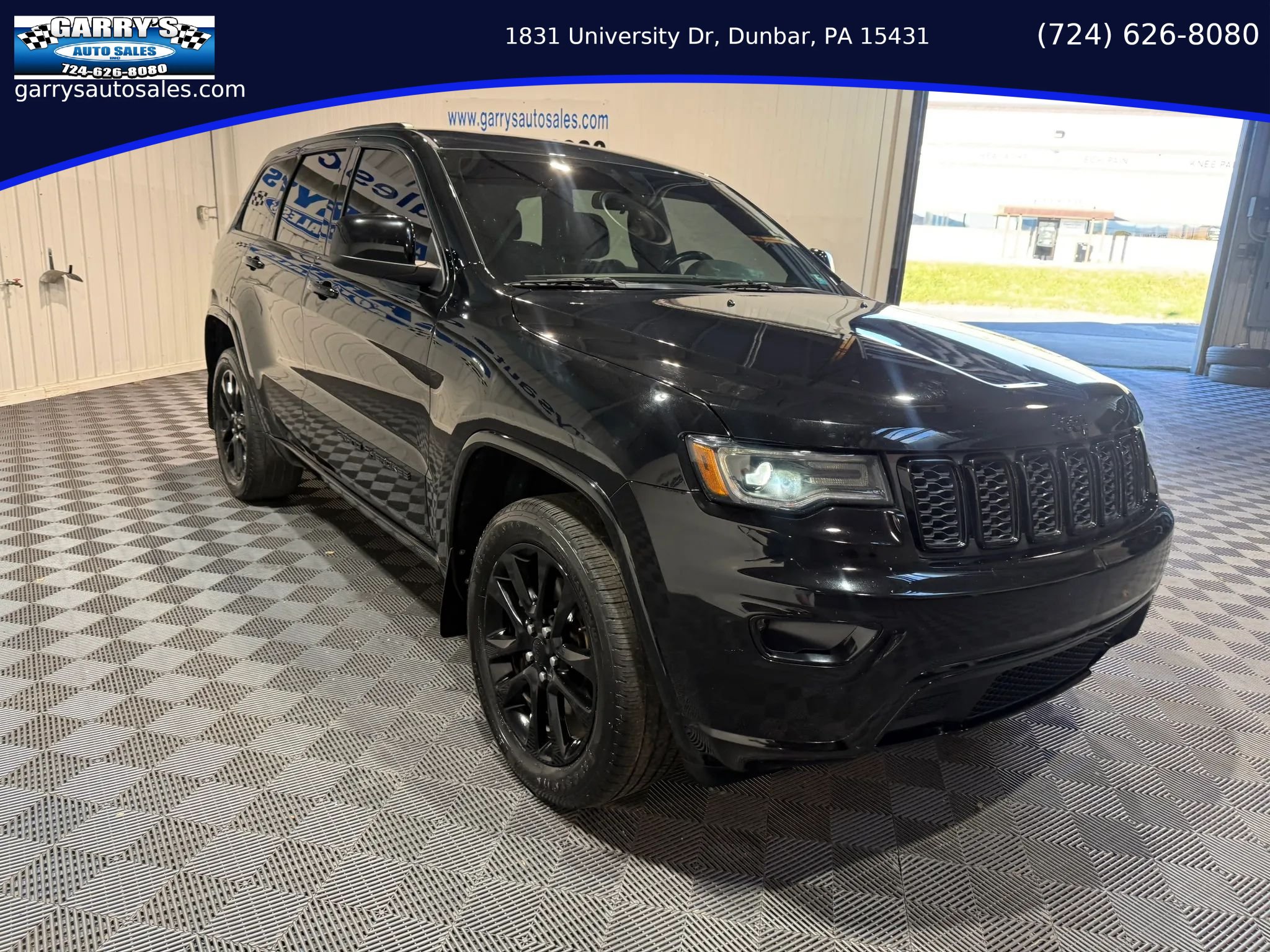 Used 2021 Jeep Grand Cherokee Laredo X AWD/4WD image 3
