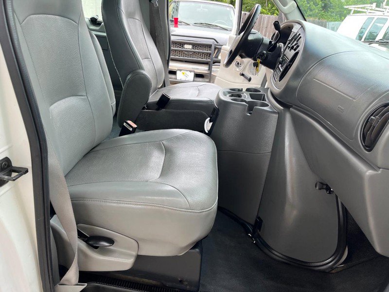 Used 2004 Ford E-350 and Econoline 350 XL image 13