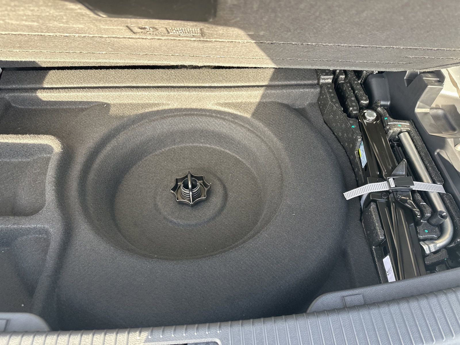 New 2026 Volkswagen Atlas SEL image 27