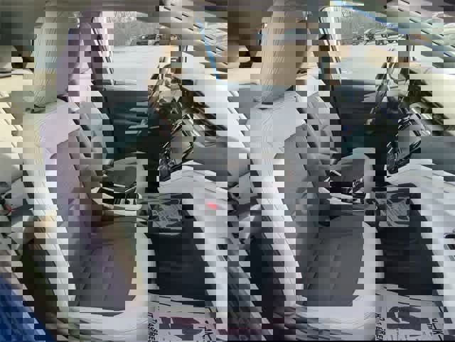 Used 2017 Chevrolet Bolt LT image 26