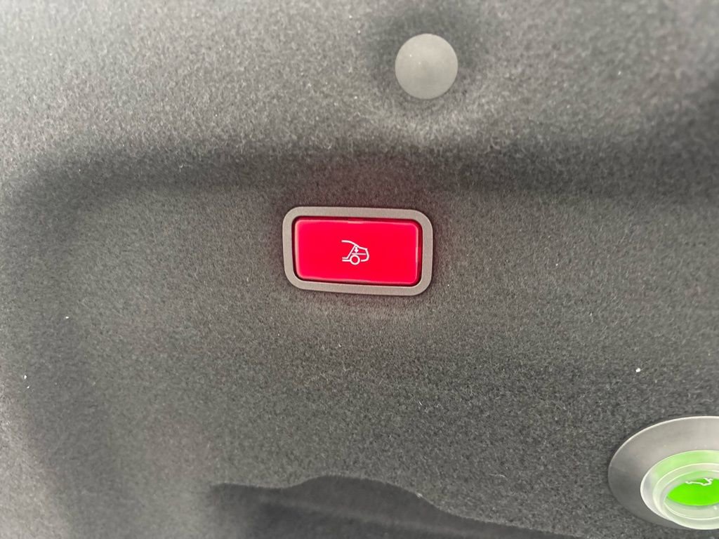 Used 2023 Mercedes-Benz SL 55 AMG 4MATIC image 35