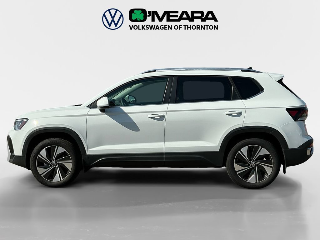 Certified 2025 Volkswagen Taos SE w/ Panoramic Sunroof Package AWD/4WD image 2