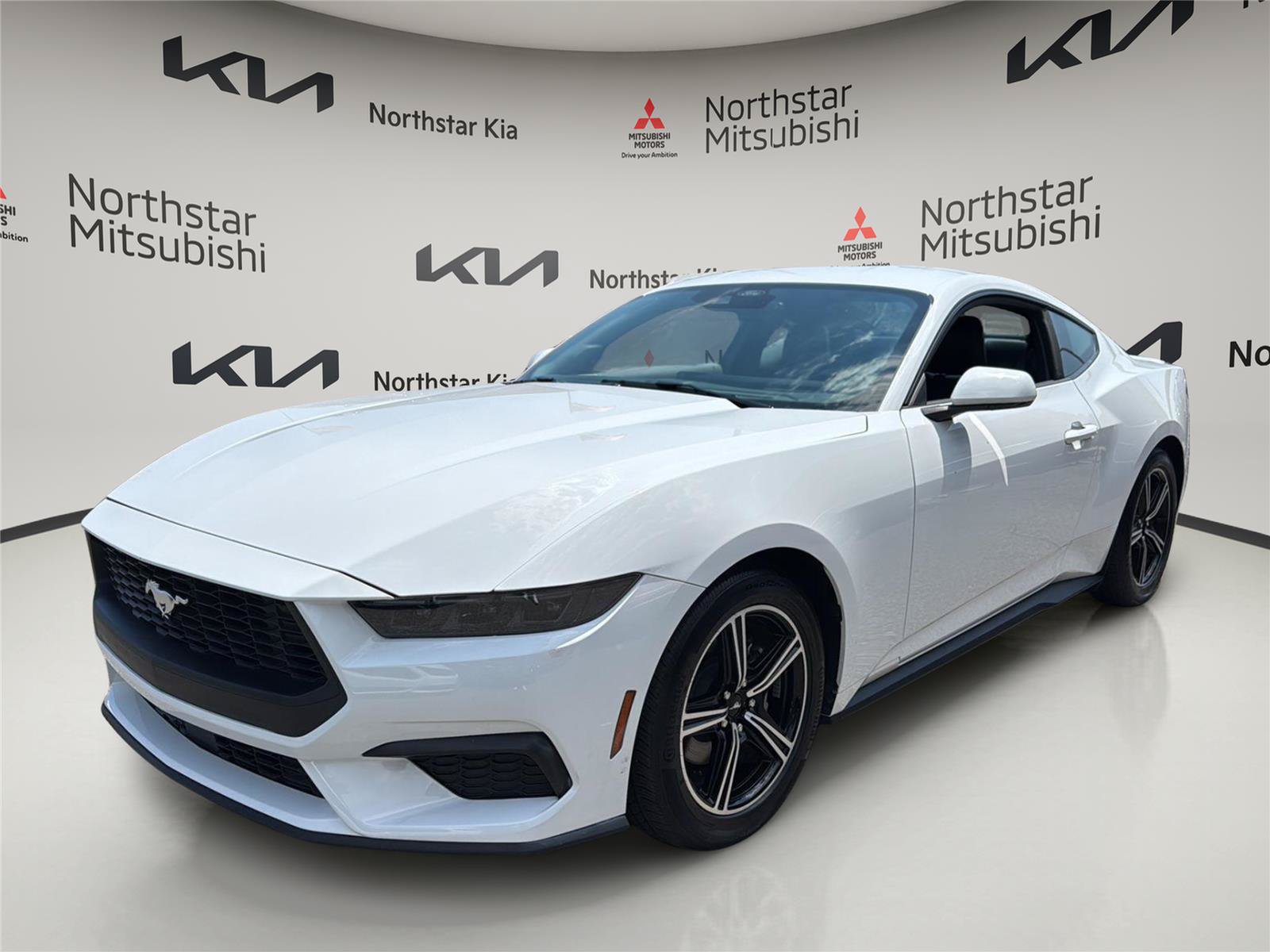 Used 2025 Ford Mustang Premium RWD image 9
