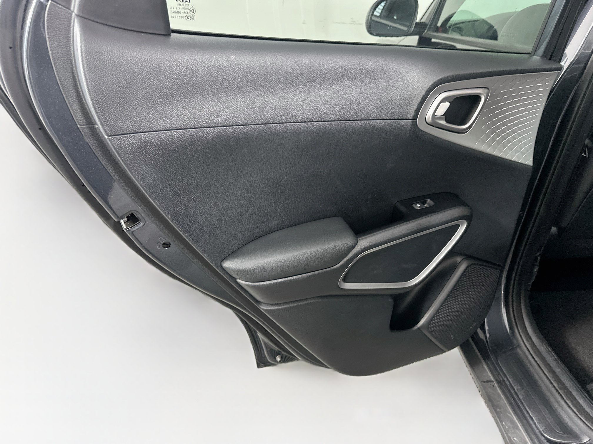 Used 2025 Kia Soul LX w/ LX Technology Package FWD image 27