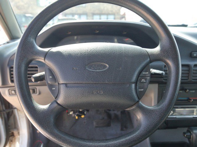 Used 1995 Ford Escort LX image 16