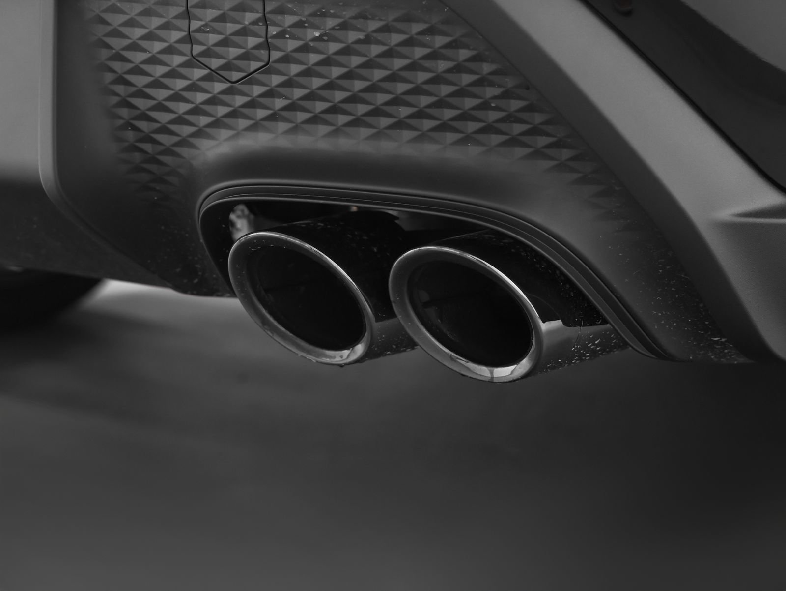 New 2026 Porsche Macan AWD/4WD image 17