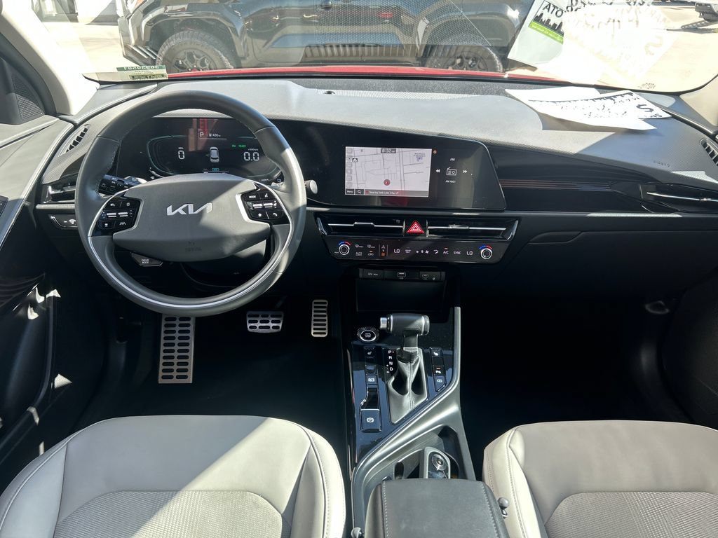 Used 2023 Kia Niro EX Touring FWD image 13