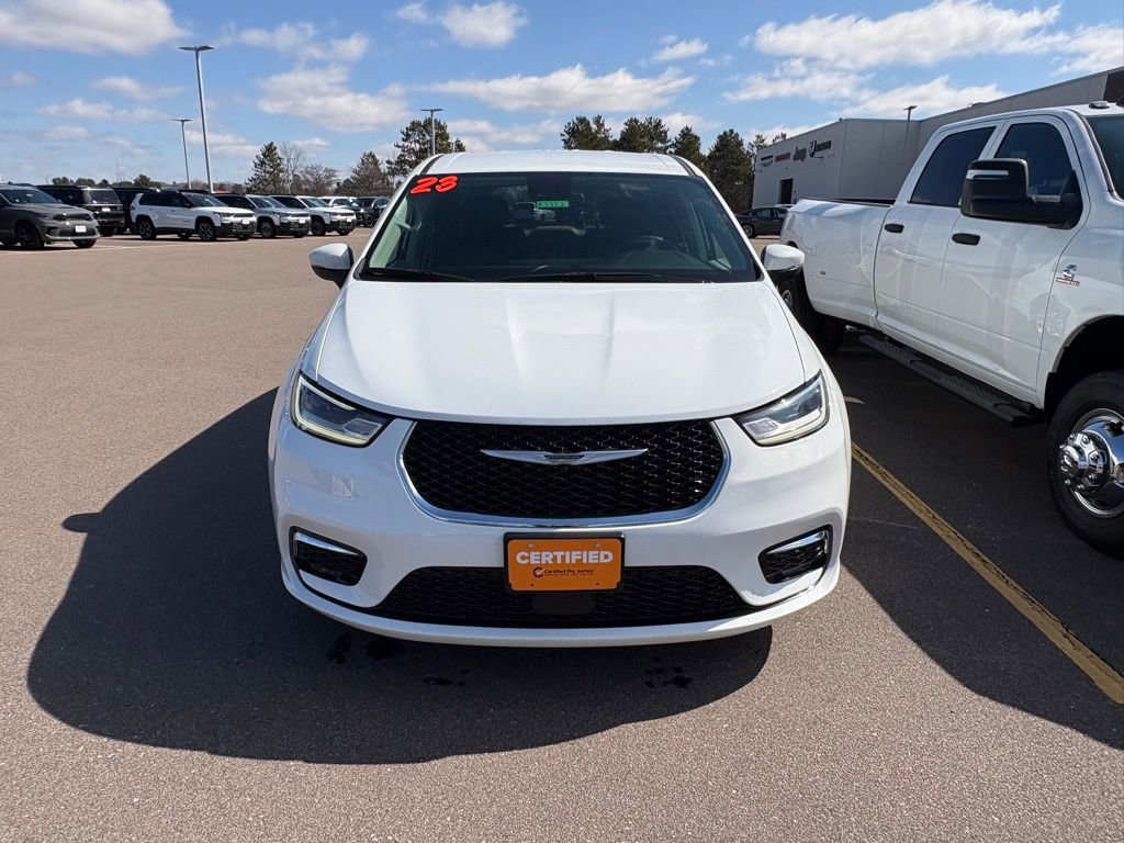 Certified 2023 Chrysler Pacifica Touring-L FWD image 9