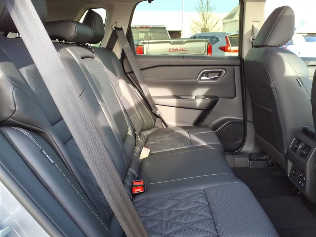 New 2026 Nissan Rogue Platinum w/ Platinum Premium Package image 9