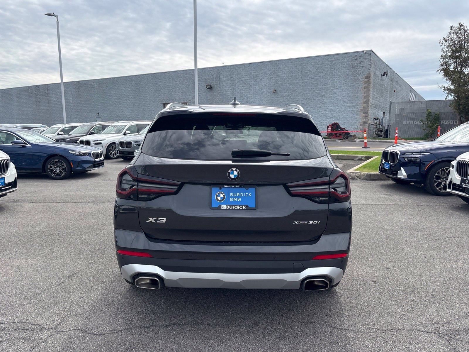 Used 2024 BMW X3 xDrive30i w/ Premium Package AWD/4WD image 5