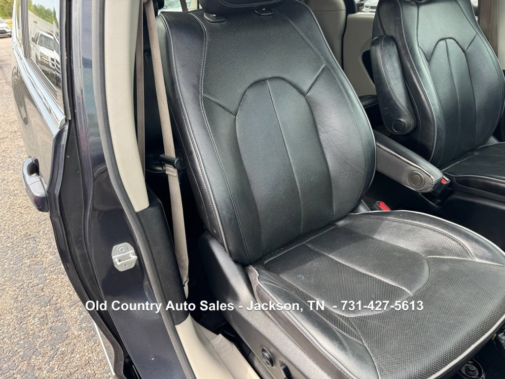 Used 2020 Chrysler Pacifica Limited FWD image 12