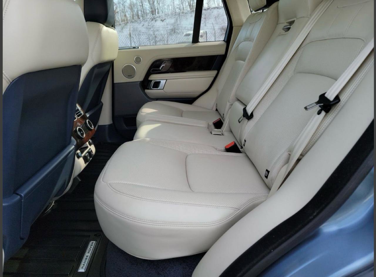 Used 2020 Land Rover Range Rover HSE image 18