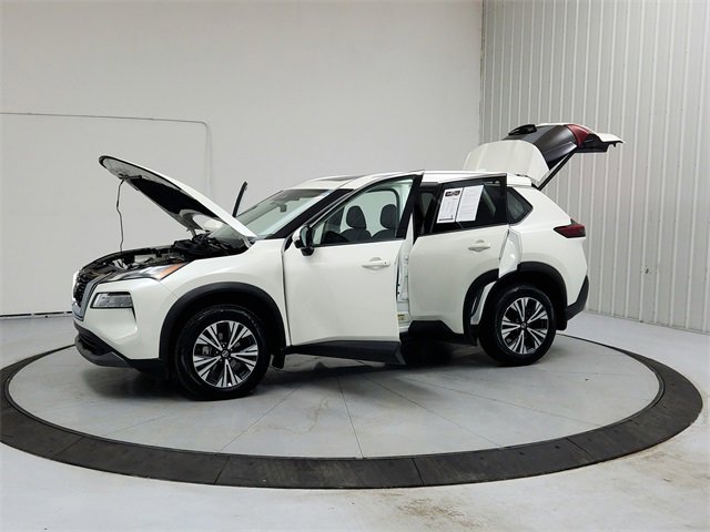 Used 2021 Nissan Rogue SV w/ Premium Package image 11