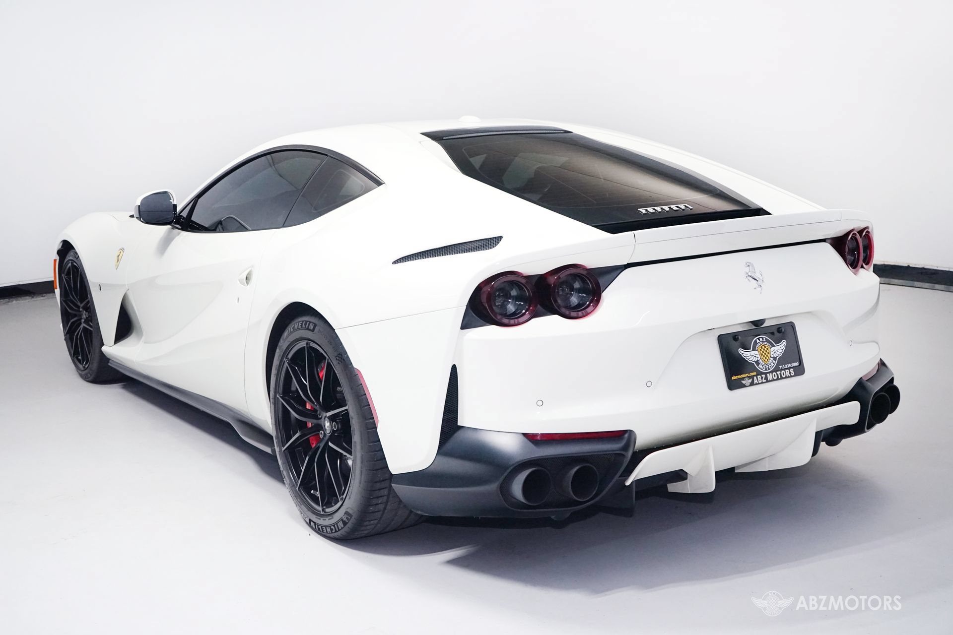 Used 2019 Ferrari 812 Superfast RWD image 6