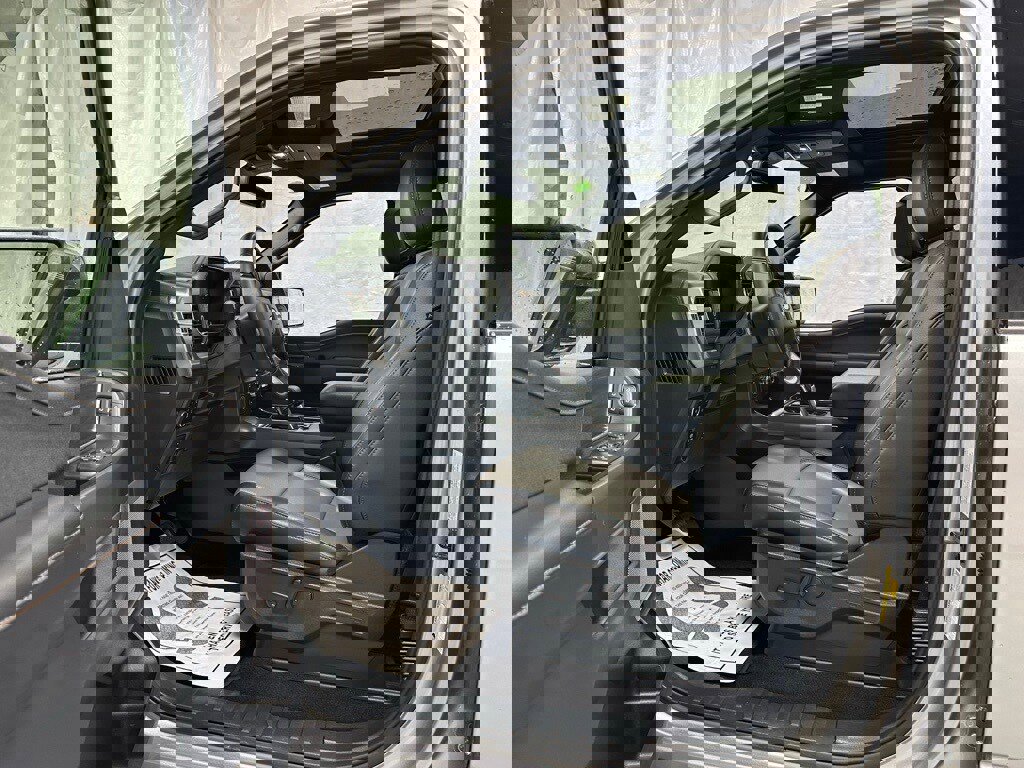 Used 2025 Ford F150 Lariat w/ Equipment Group 501A Mid image 10