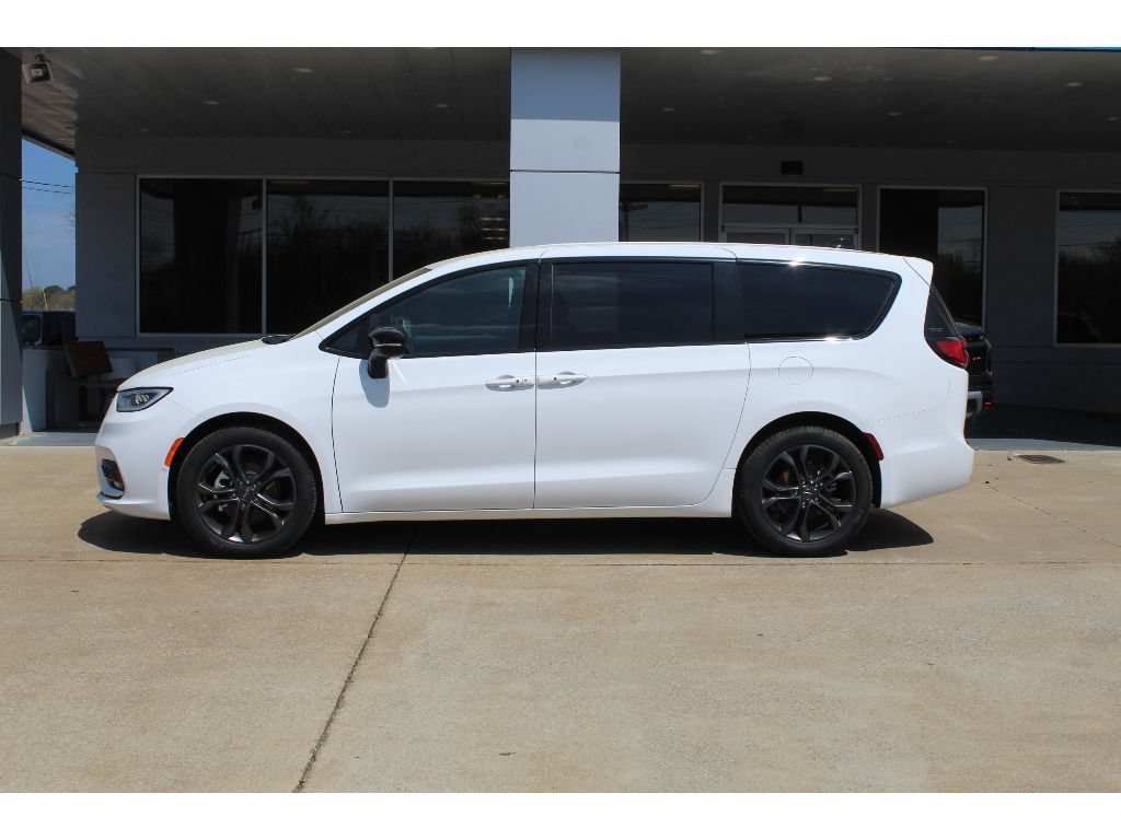 New 2026 Chrysler Pacifica Select FWD image 2