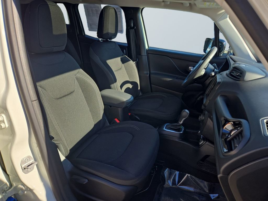 Used 2023 Jeep Renegade Altitude w/ Sun/Sound Group AWD/4WD image 15