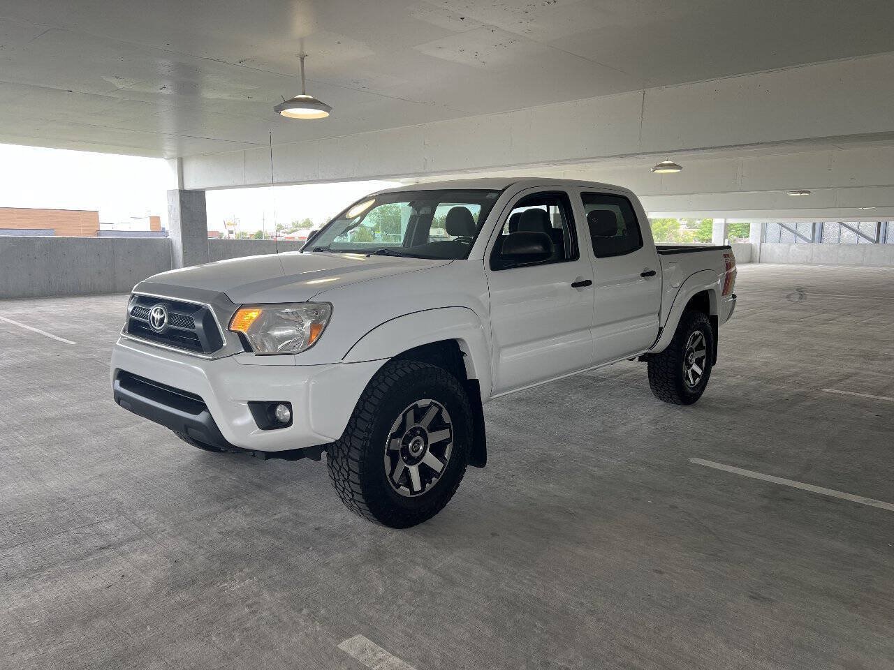 Used 2013 Toyota Tacoma 4x4 Double Cab w/ SR5 Pkg image 9