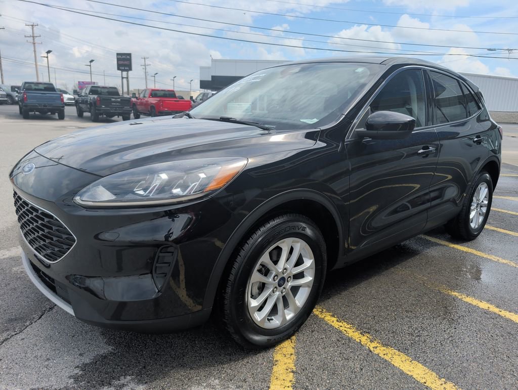 Used 2020 Ford Escape SE image 3
