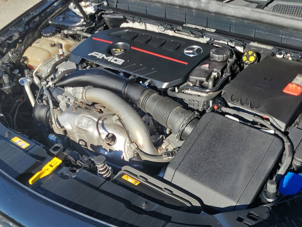 Used 2021 Mercedes-Benz GLB 35 AMG 4MATIC image 39