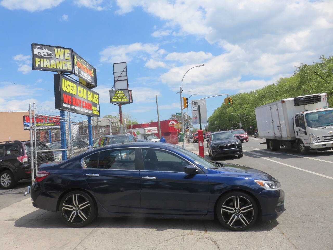 Used 2016 Honda Accord Sport image 9