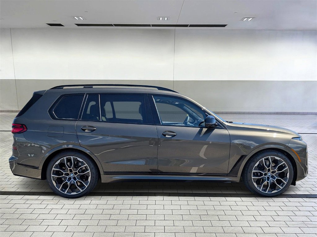 New 2026 BMW X7 M60i image 6