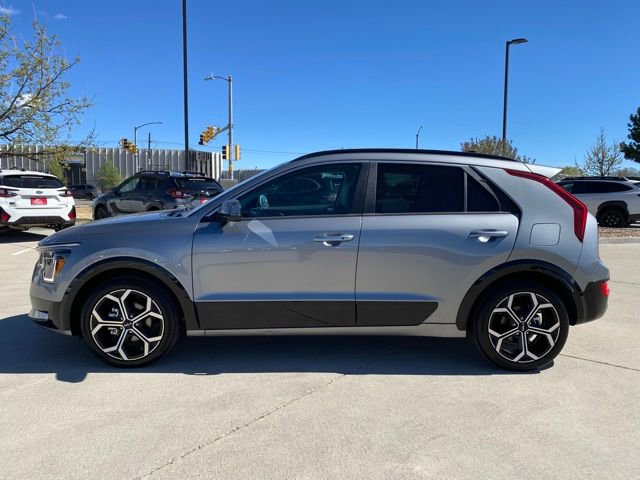 Used 2024 Kia Niro EX Touring image 2