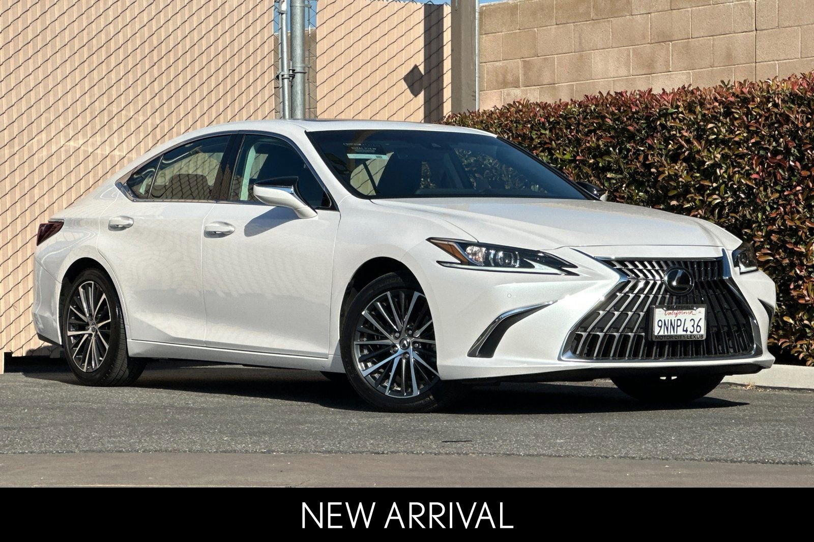 Certified 2024 Lexus ES 350 w/ Premium Package video 2