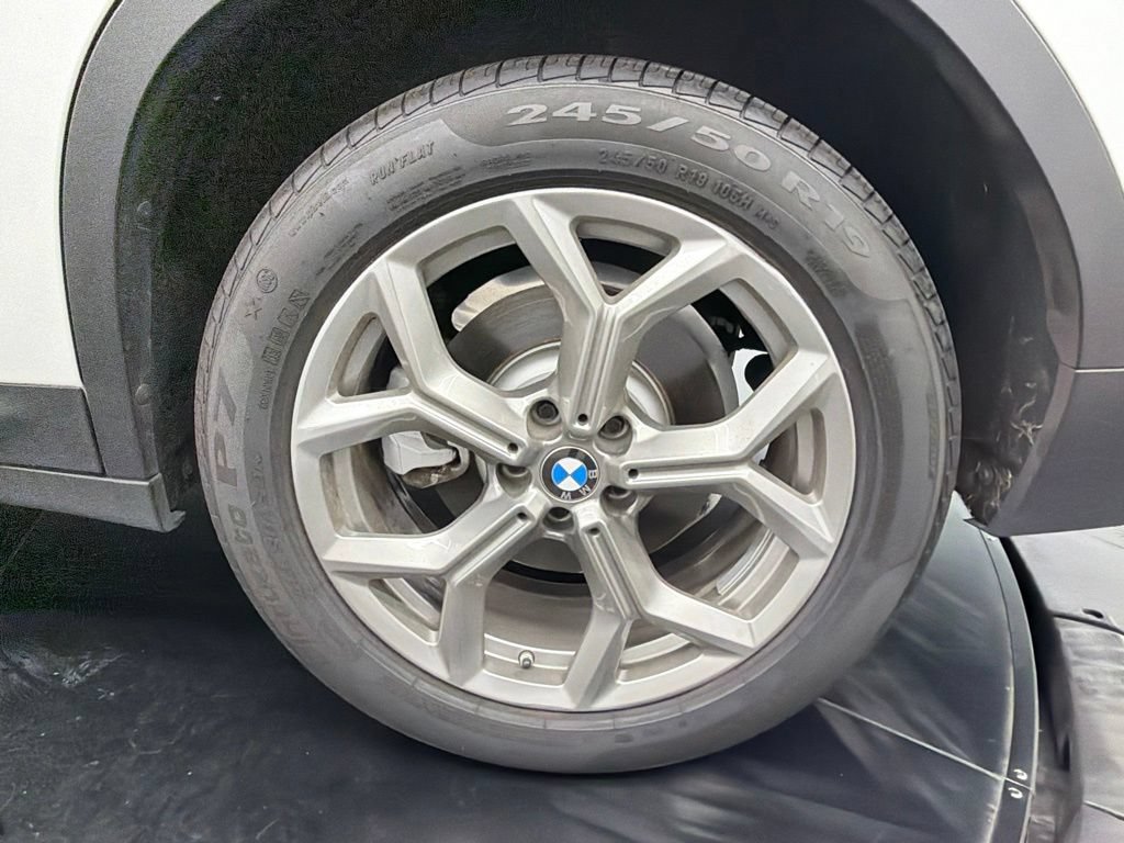 Used 2023 BMW X4 xDrive30i w/ Parking Assistance Package AWD/4WD image 17