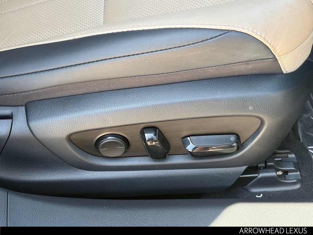 Used 2019 Lexus ES 300h w/ Accessory Package 2 FWD image 37